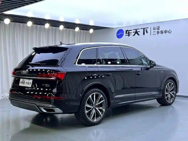 Audi Q7 2022 55 TFSI quattro S line Sport — фото 5