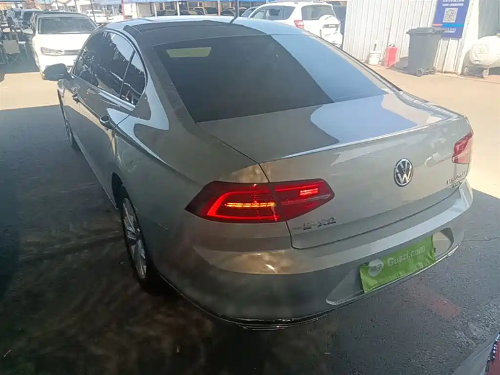 Volkswagen Magotan 2017 330TSI DSG Luxury фото 5