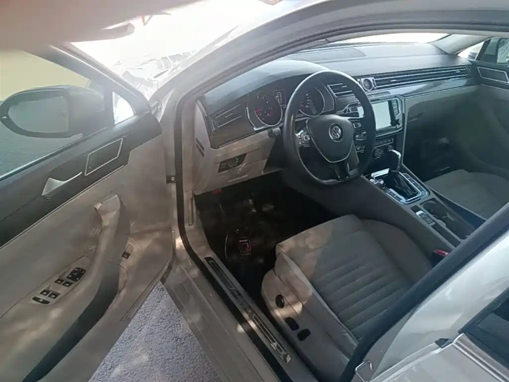 Volkswagen Magotan 2017 330TSI DSG Luxury фото 16