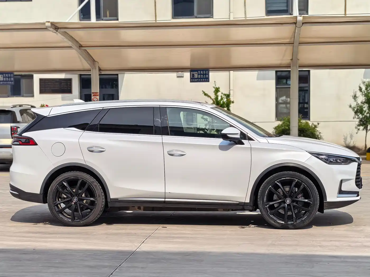 BYD Tang New Energy 2021 EV AWD High Performance Genesis Flagship фото 3