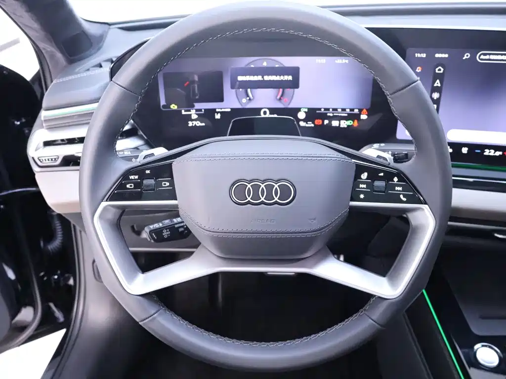 Фото 16 - Audi A6L