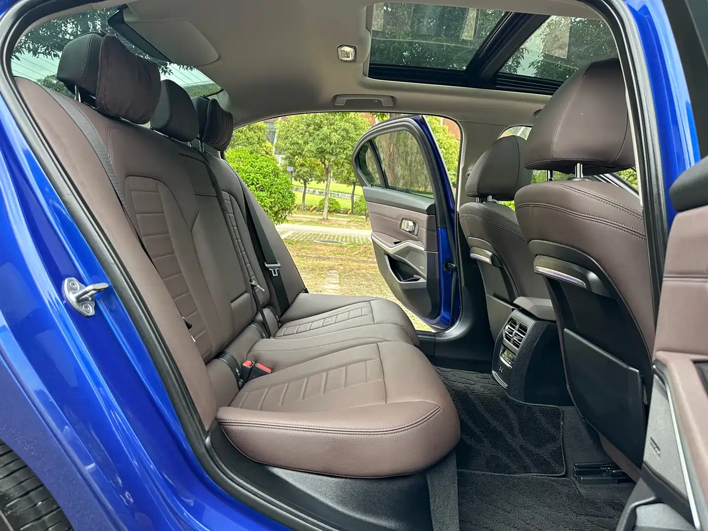 BMW 3 Series 2021 325Li M Sport Night Edition фото 11