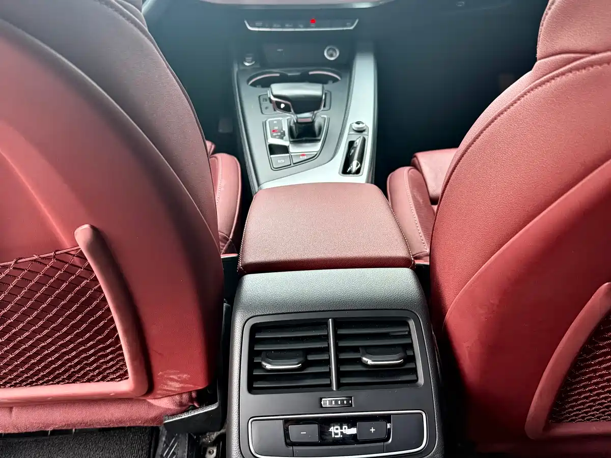Audi A4L 2020 40 TFSI Fashion Dynamic Edition фото 10