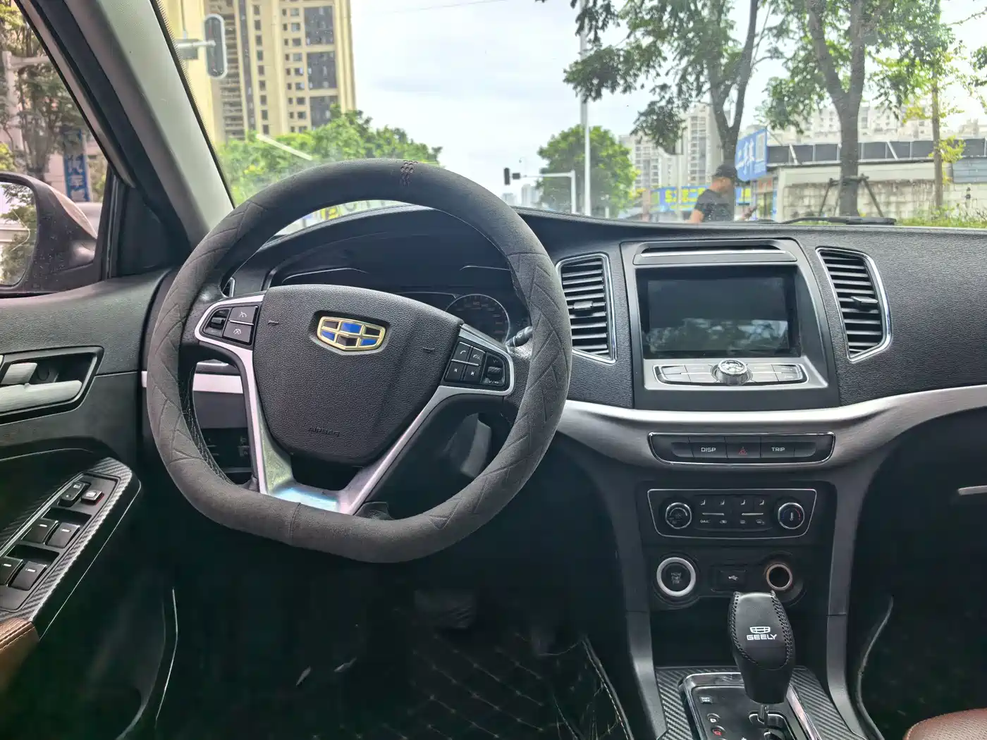 Фото 6 - Geely Vision