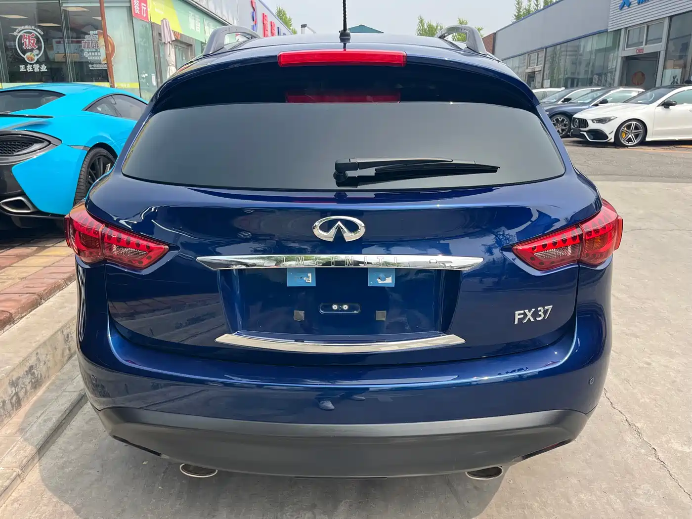 Infiniti FX 2013 FX37 Premium Upgrade Edition фото 3