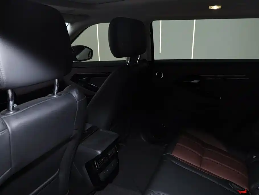 Land Rover Range Rover Evoque 2026 Range Rover Evoque L SE фото 25