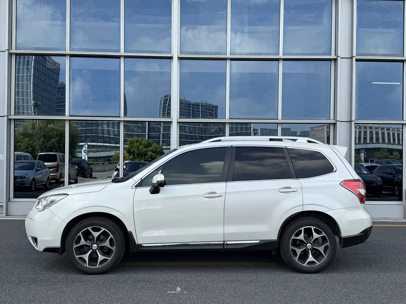 Photo 2 - Subaru Forester