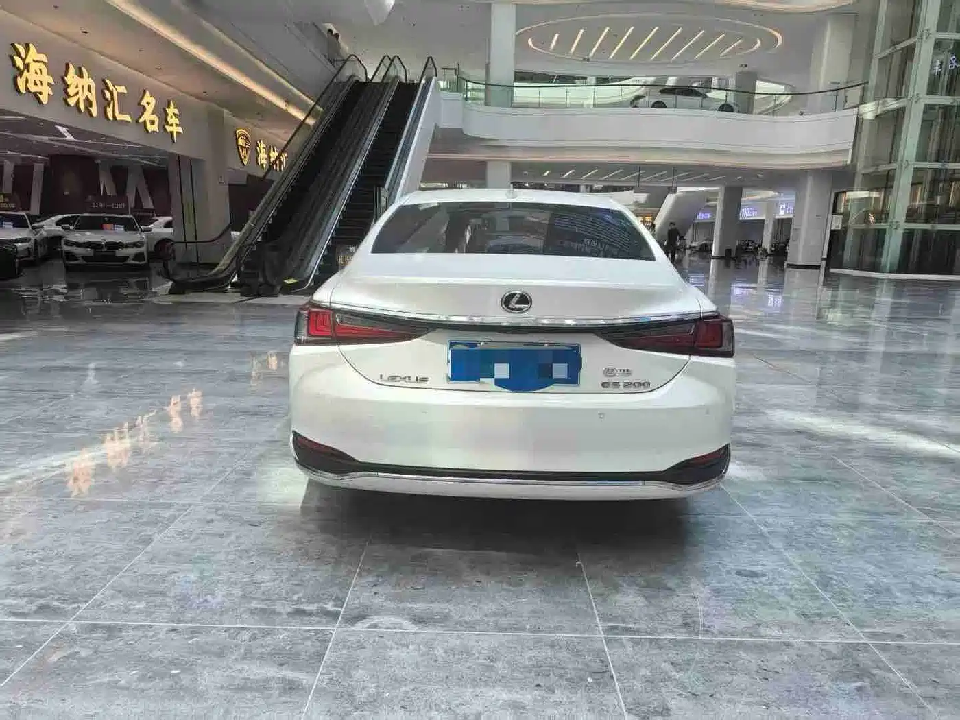 Фото 5 - Lexus ES