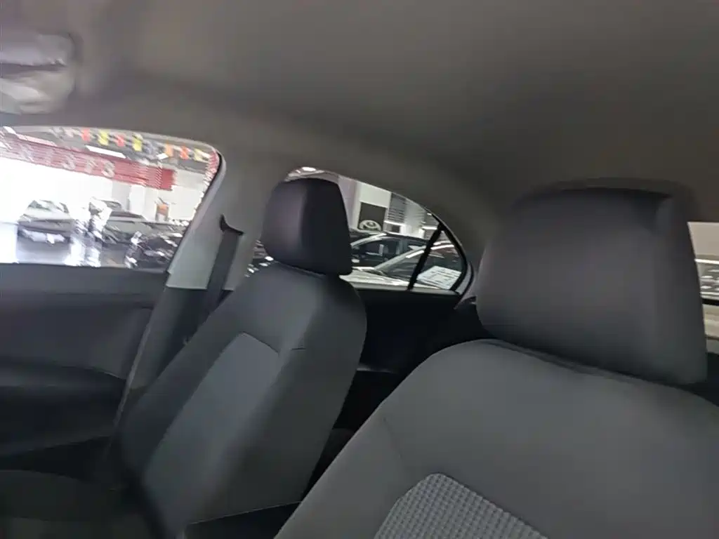 VOLKSWAGEN SANTANA