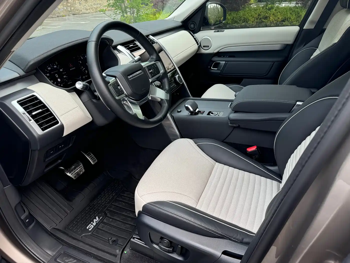 Land Rover Discovery 2021 360PS R-Dynamic HSE фото 3