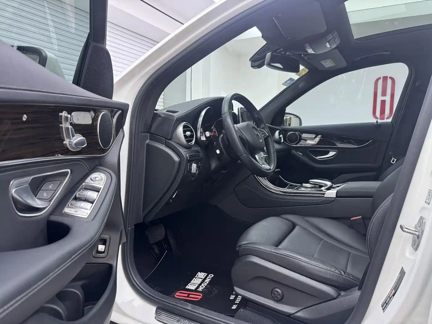 Mercedes-Benz GLC 2018 GLC 260 4MATIC Dynamic фото 4