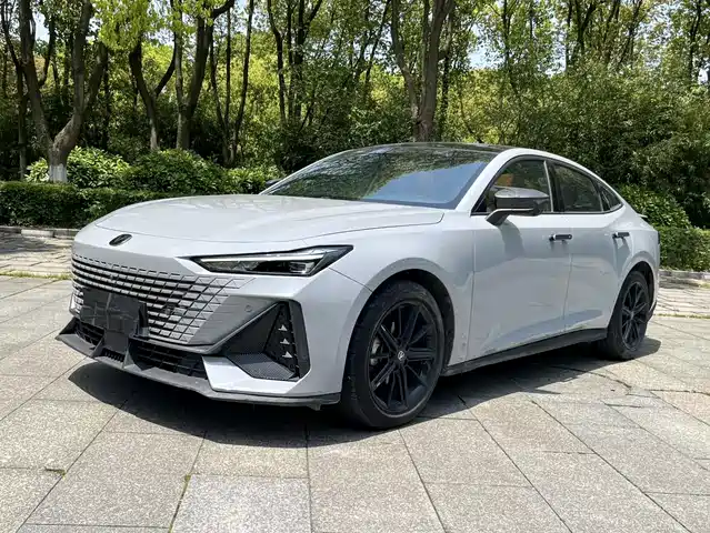 Changan UNI-V 1.5T, Смарт Лидер