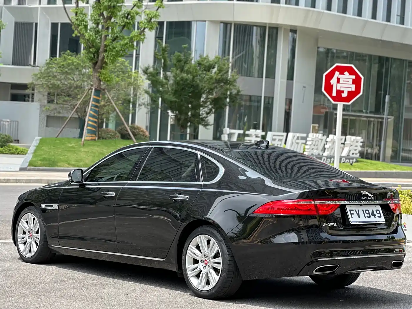 Jaguar XFL 2018 XFL 2.0T 250PS Luxury фото 38