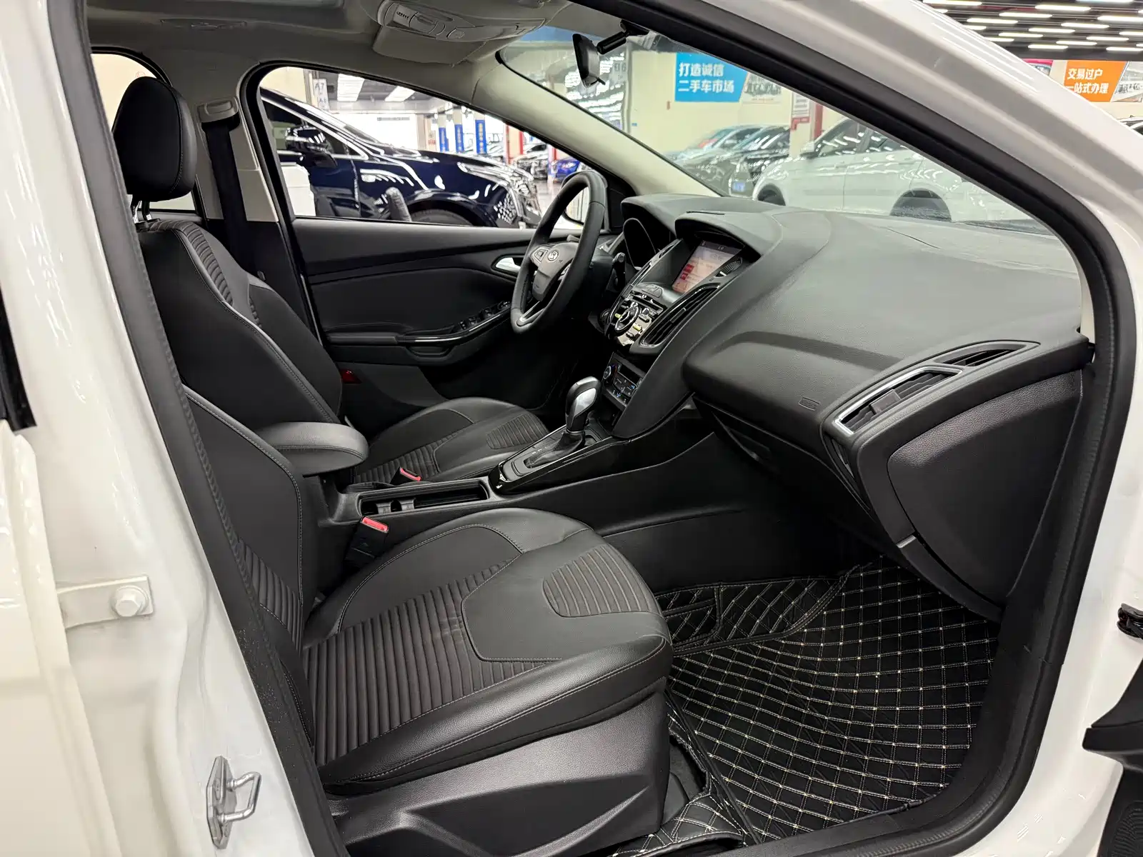 Фото 5 - Ford Focus