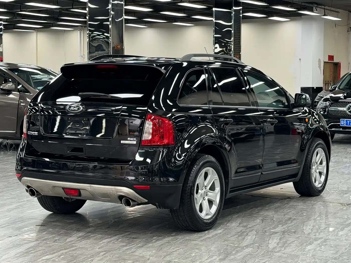 Ford Edge (Import) 2012 2.0T Elite фото 14