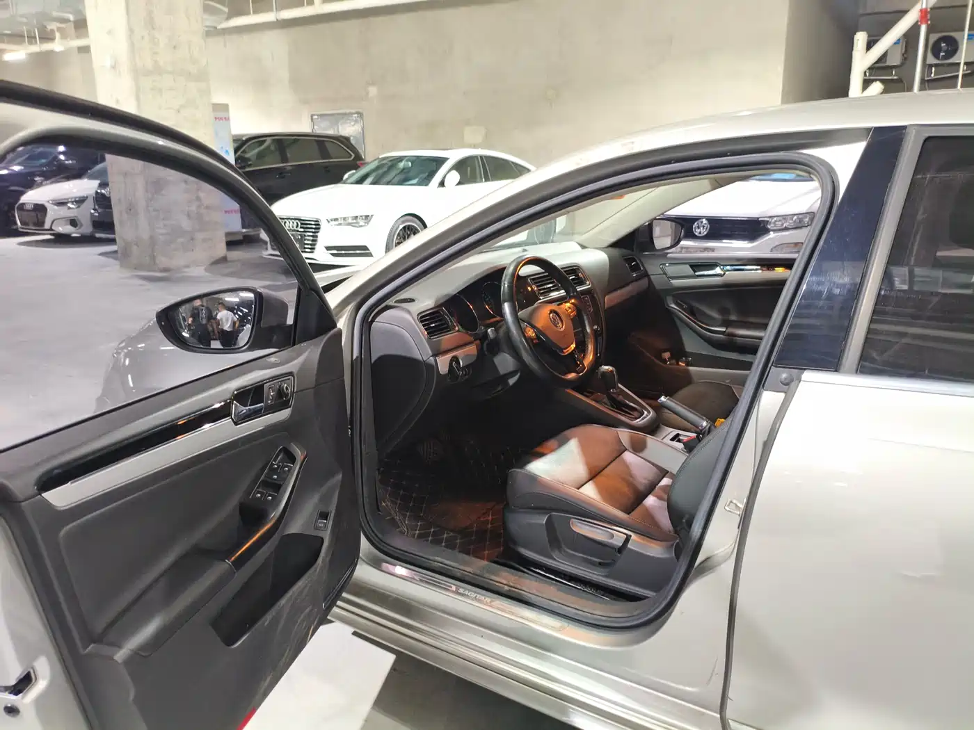 Volkswagen Sagitar 2018 280TSI DSG Spark Edition фото 8