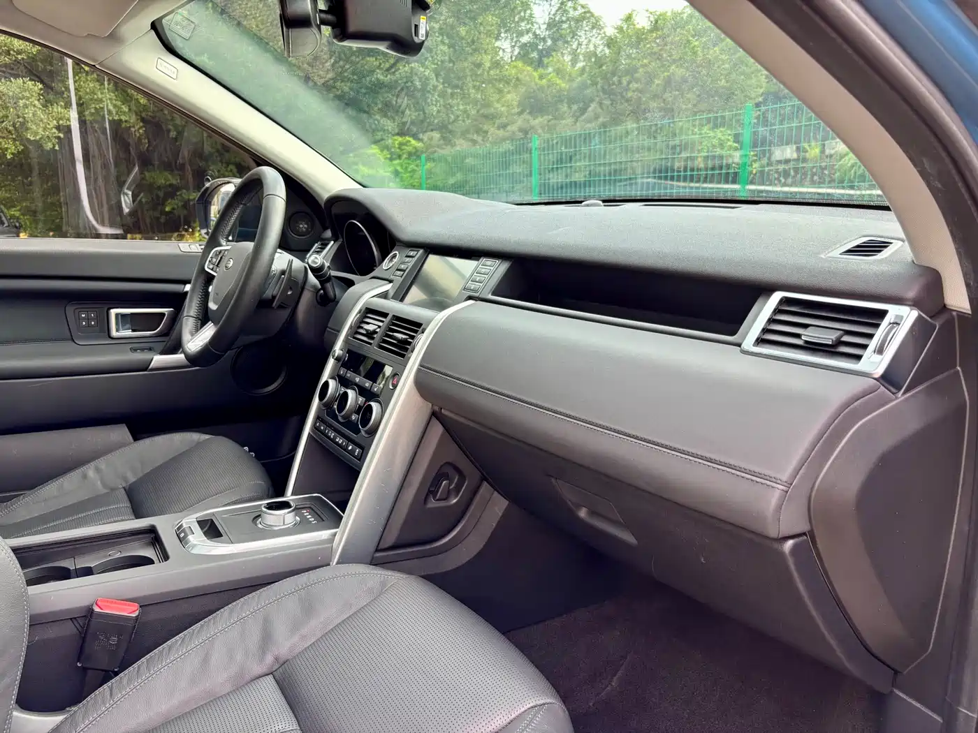 Land Rover Discovery Sport 2016 2.0T HSE фото 8