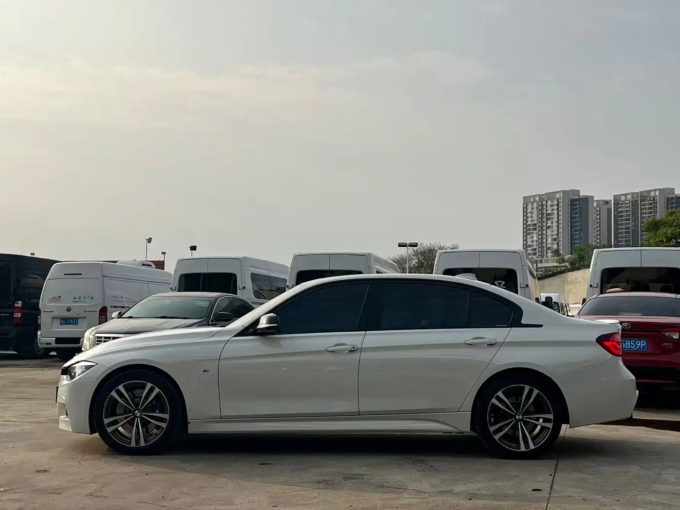 BMW 3 Series 2018 330Li M Sport Black Night Edition фото 7