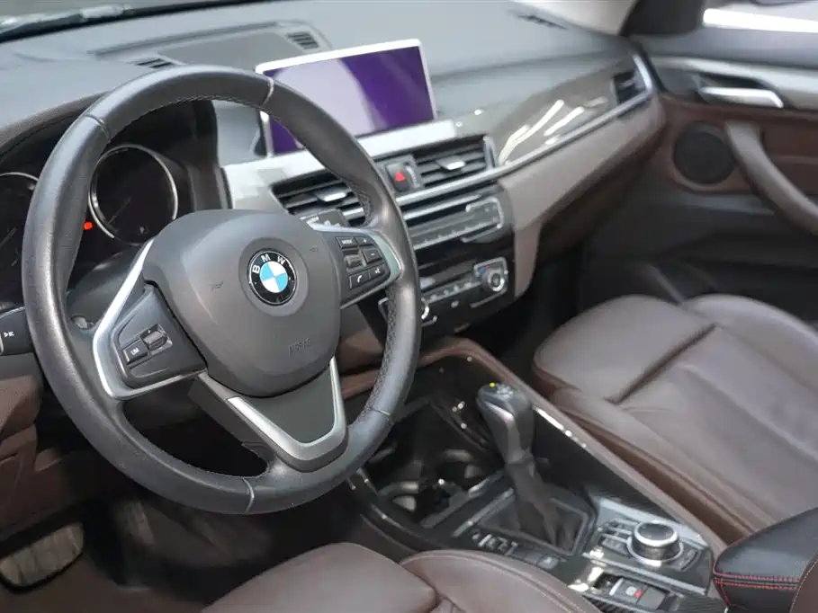 BMW X1 2019 xDrive20Li Premium Model фото 6