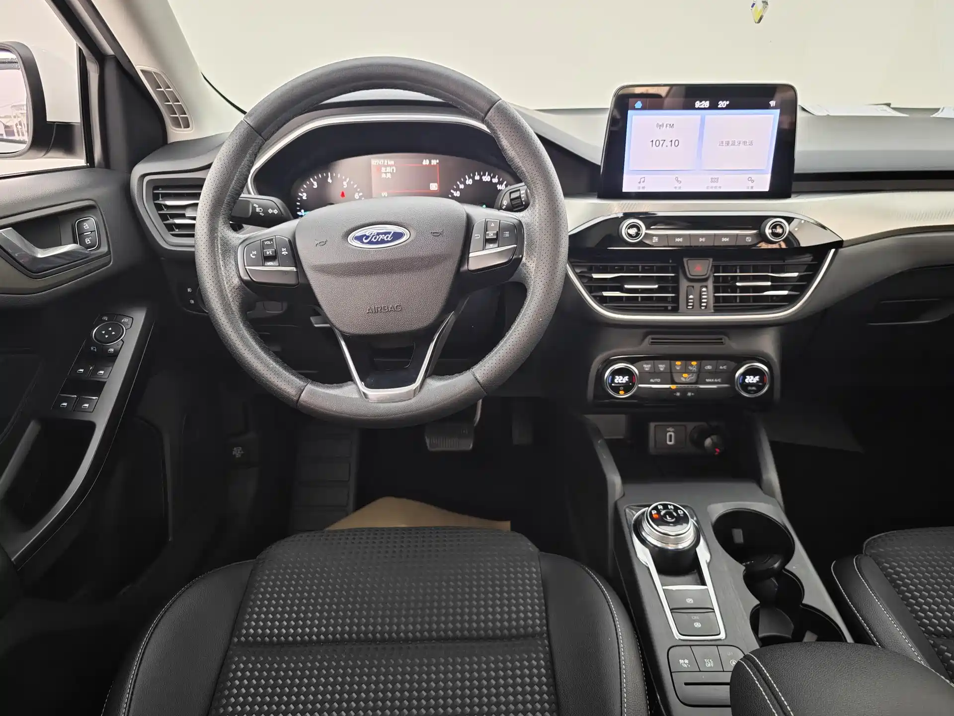 Фото 23 - Ford Focus