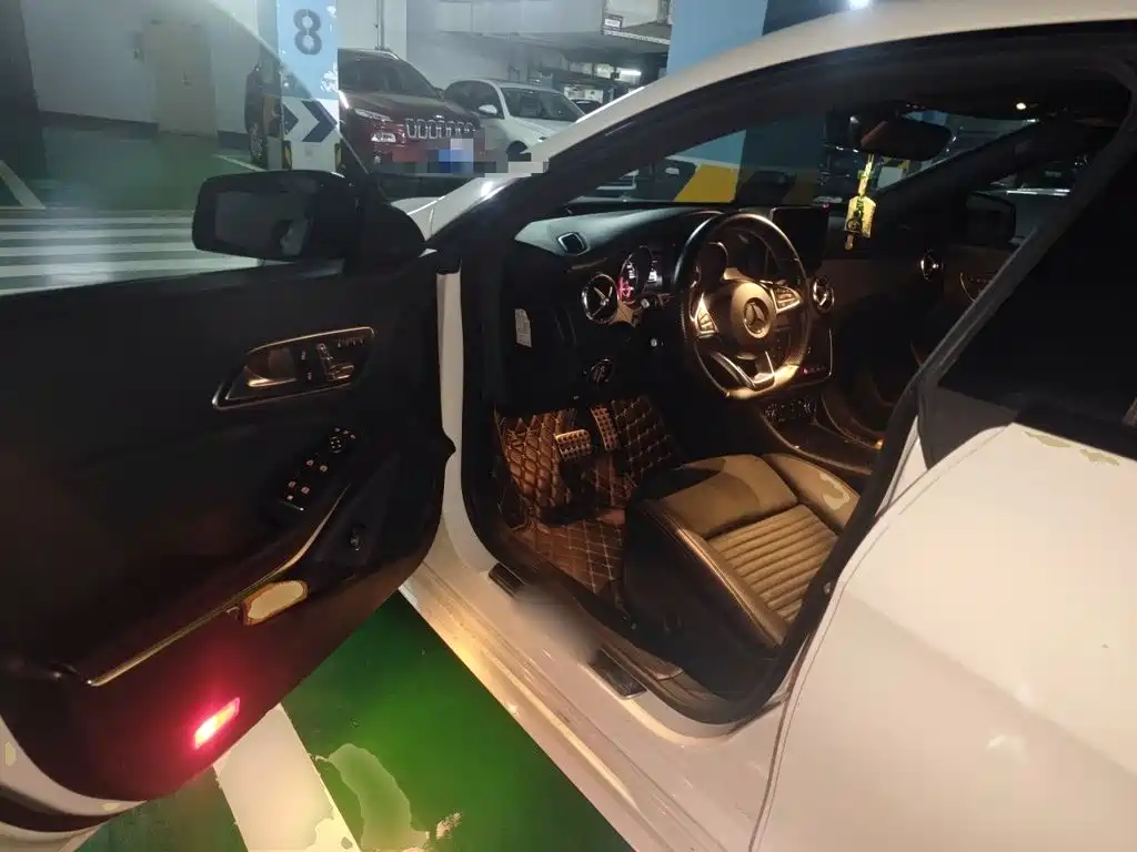 Mercedes-Benz CLA (Import) 2018 2017 CLA 220 4MATIC