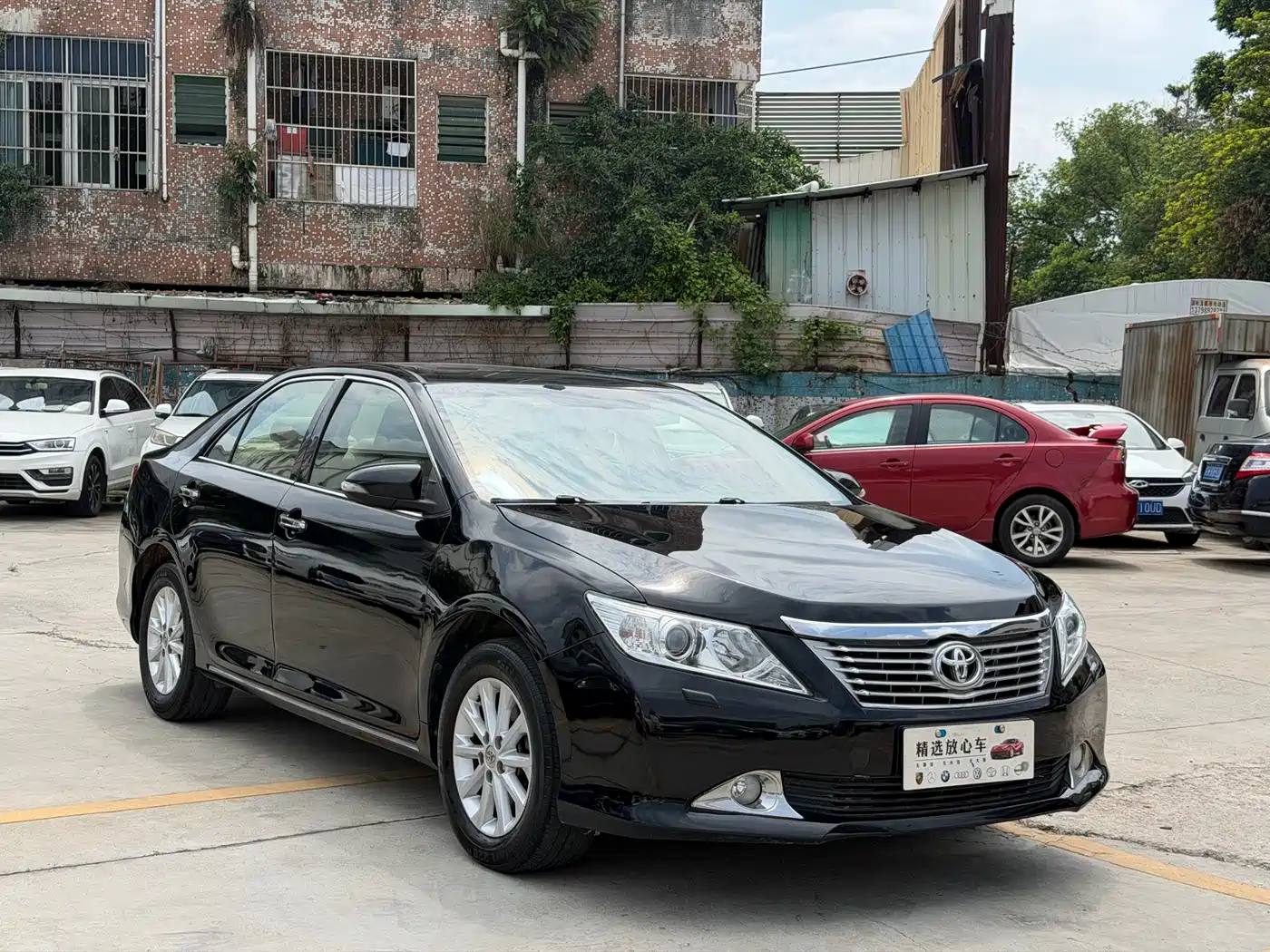 Фото 3 - Toyota Camry