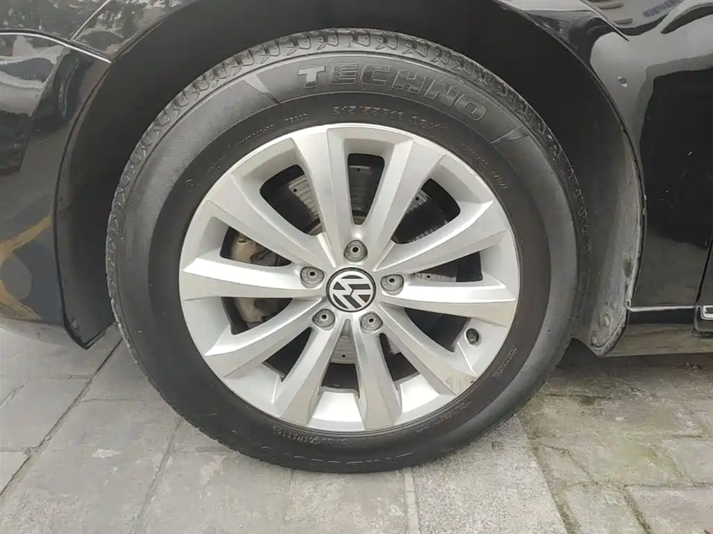 Volkswagen Magotan 2015 1.8TSI Luxury фото 23