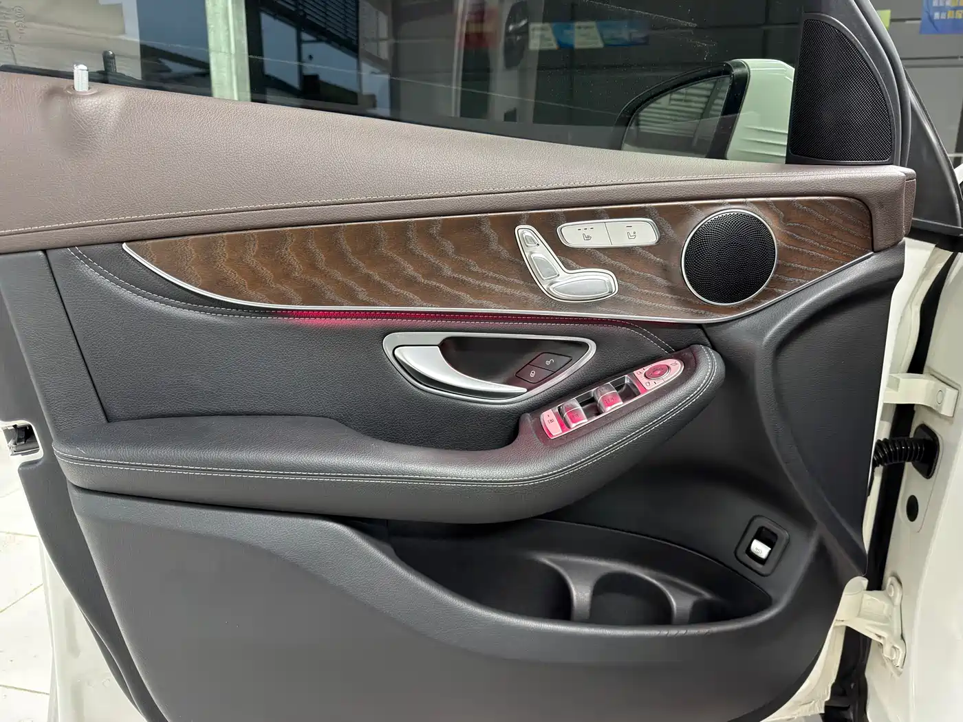 Mercedes-Benz GLC 2020 Facelift GLC 260 L 4MATIC Luxury фото 5