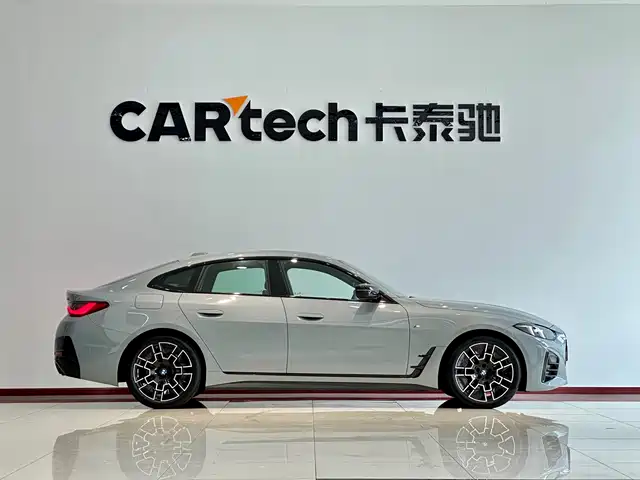 BMW 4 Series 2024 430i Gran Coupe M Sport Shadowline Package — фото 5