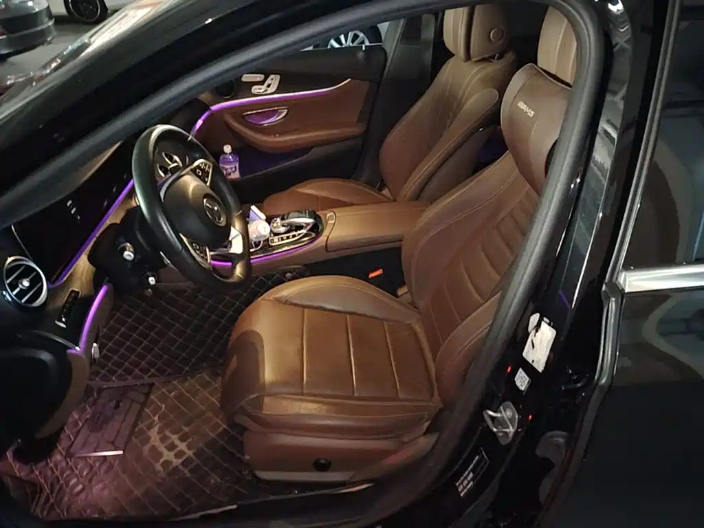 Photo 15 - Mercedes-Benz E-Class