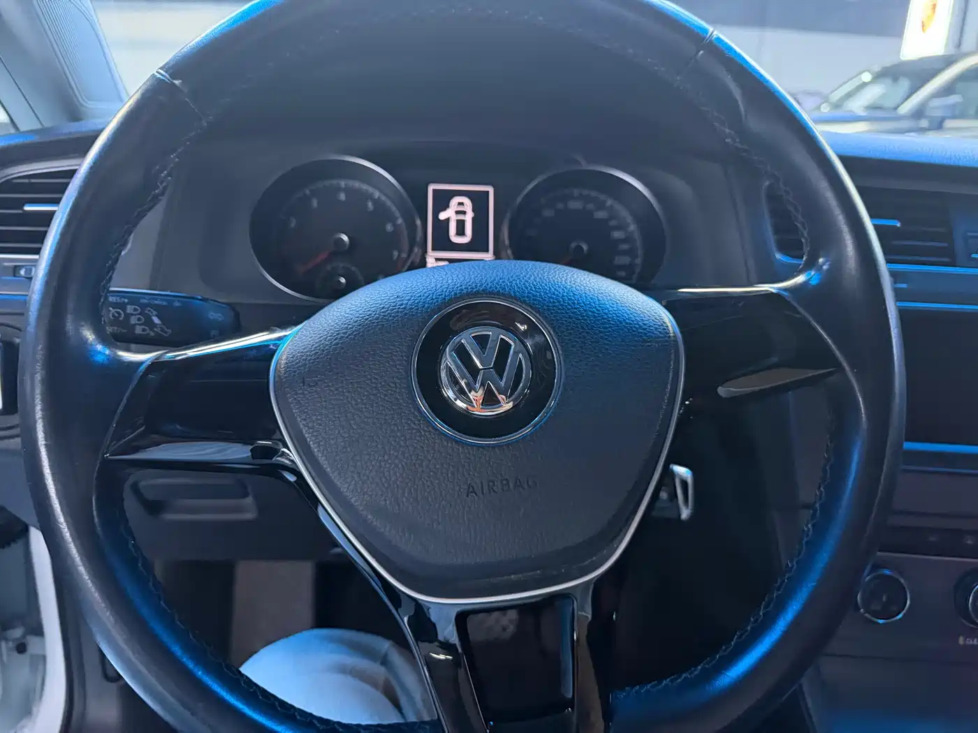 Фото 11 - Volkswagen Golf