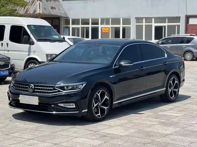 Volkswagen Magotan 200 2-Millionth Edition, 330TSI DSG, Люкс