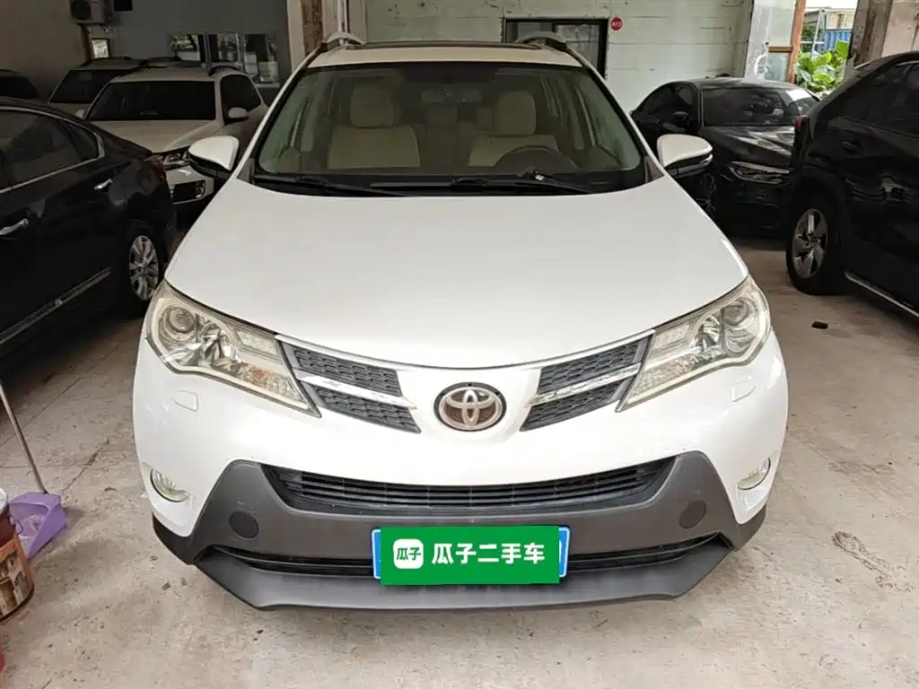 Toyota RAV4 Rongfang 2015 2.5L Automatic 4WD Elite Edition фото 3