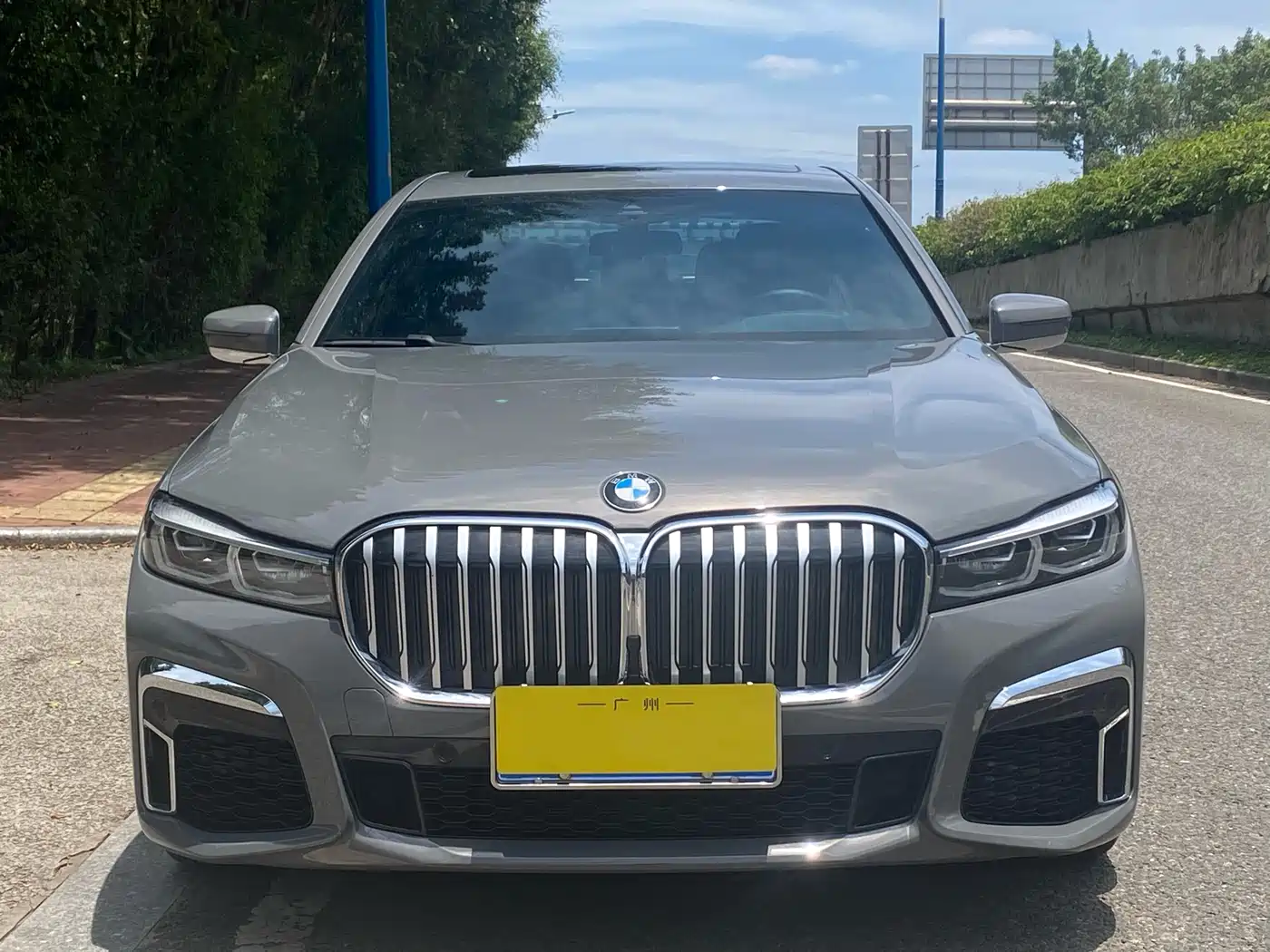 BMW 7 Series 2021 Model 740Li Leading M Sport Package фото 2
