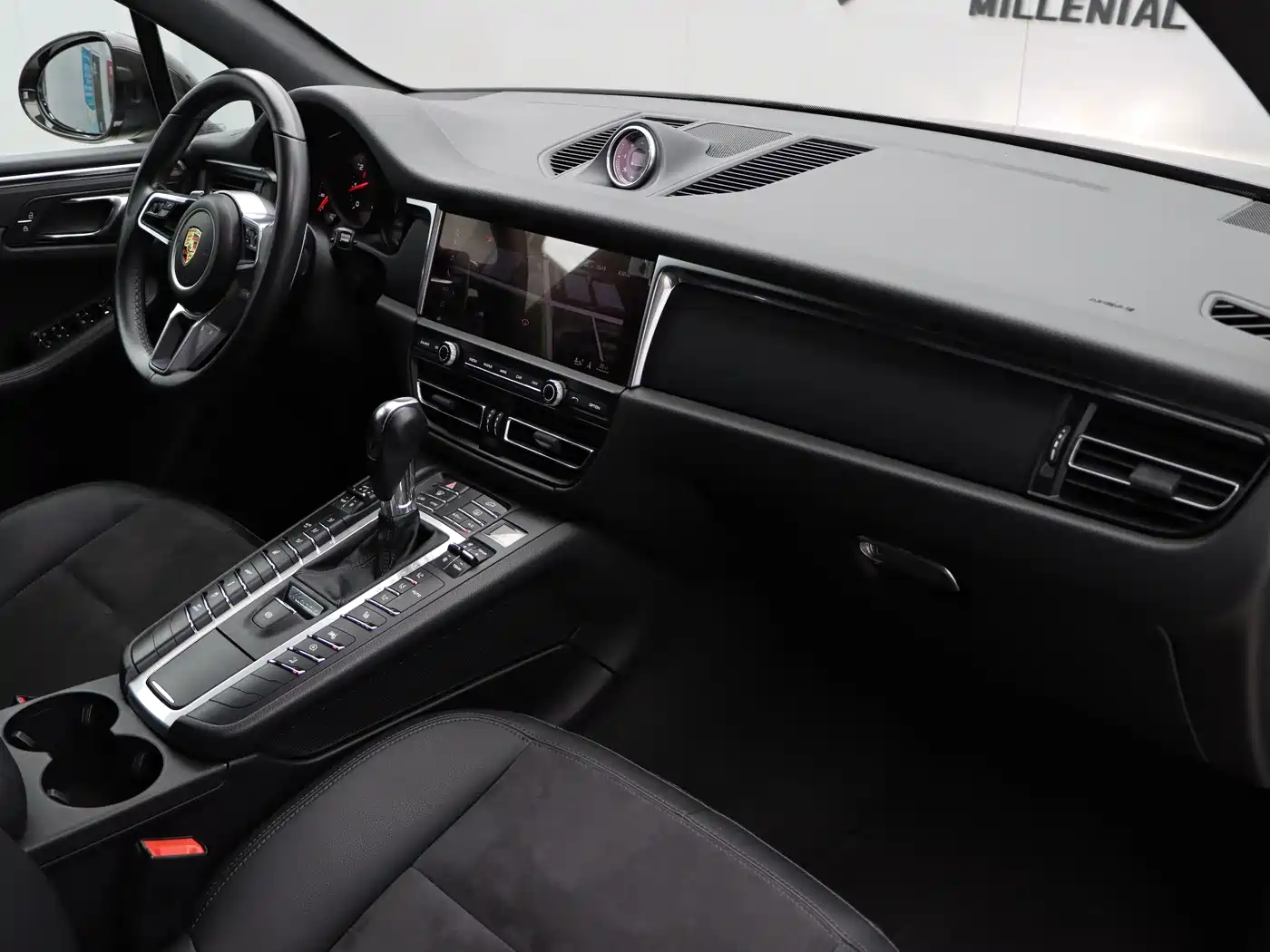 Porsche Macan 2020 Macan 2.0T фото 24