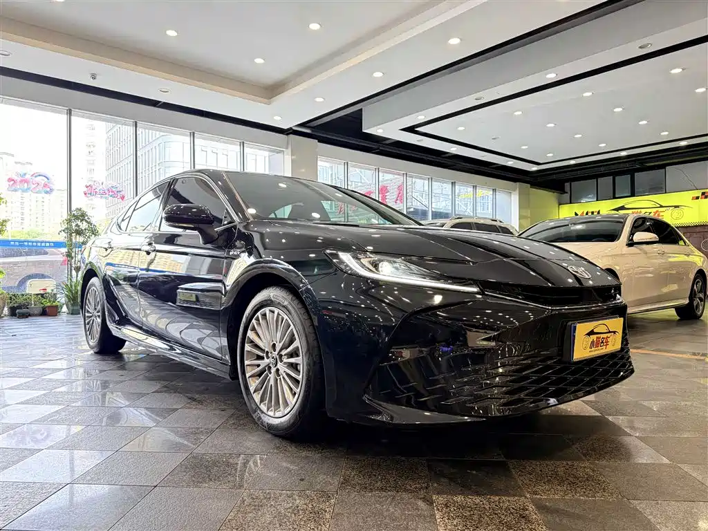 Toyota Camry 2025 2024 Hybrid 2.0HGVP Luxury Edition
