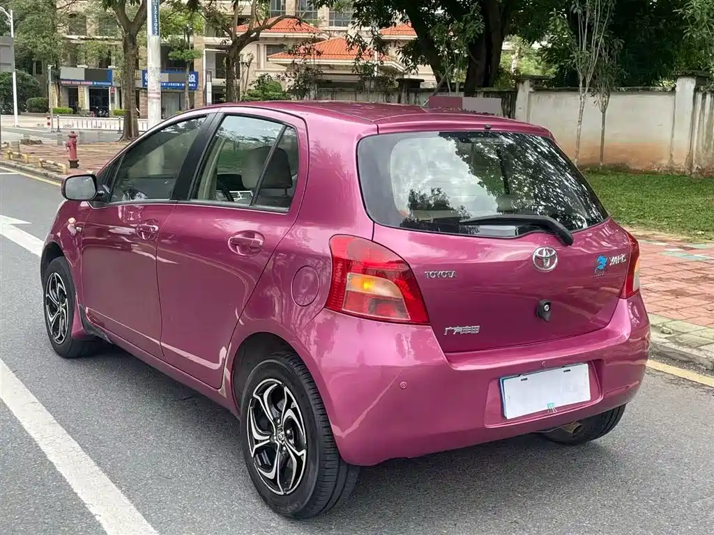 Toyota Yaris 2009 1.6E Automatic Comfort Edition фото 9