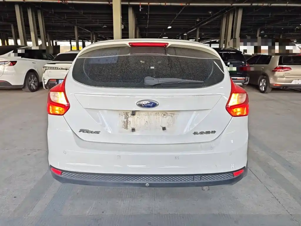 Фото 6 - Ford Focus