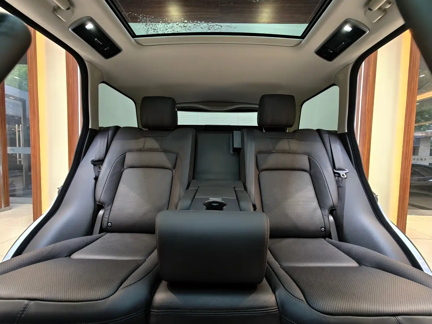 Land Rover Range Rover 2019 3.0 SCV6 Heritage Edition фото 14