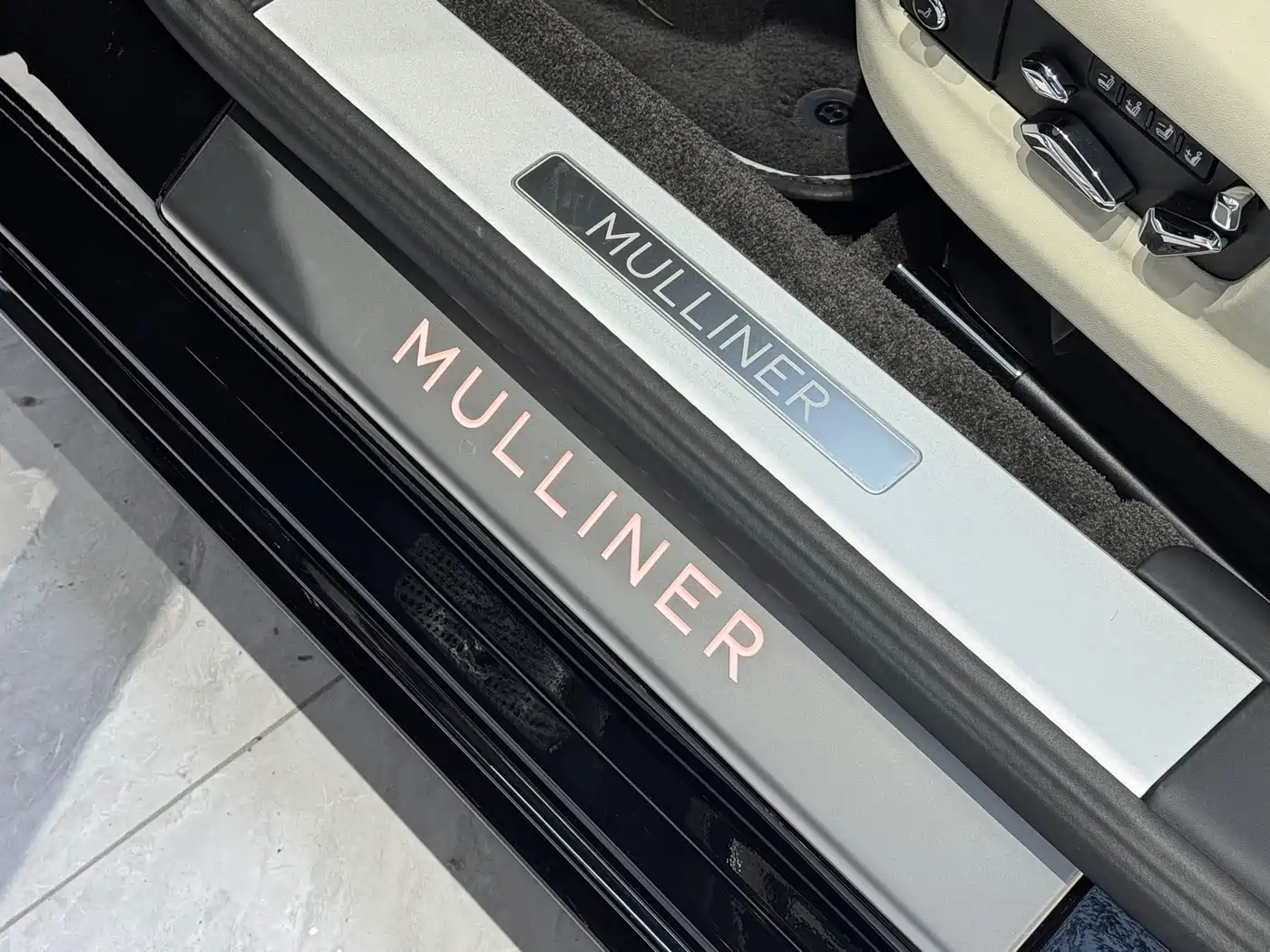 Bentley Flying Spur Plug-in Hybrid 2025 2025 Model Year 4.0T V8 Mulliner