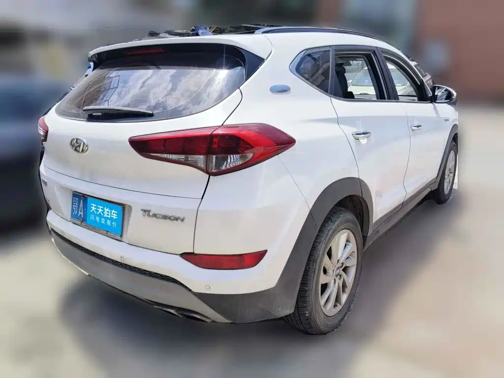 Фото 2 - Hyundai Tucson
