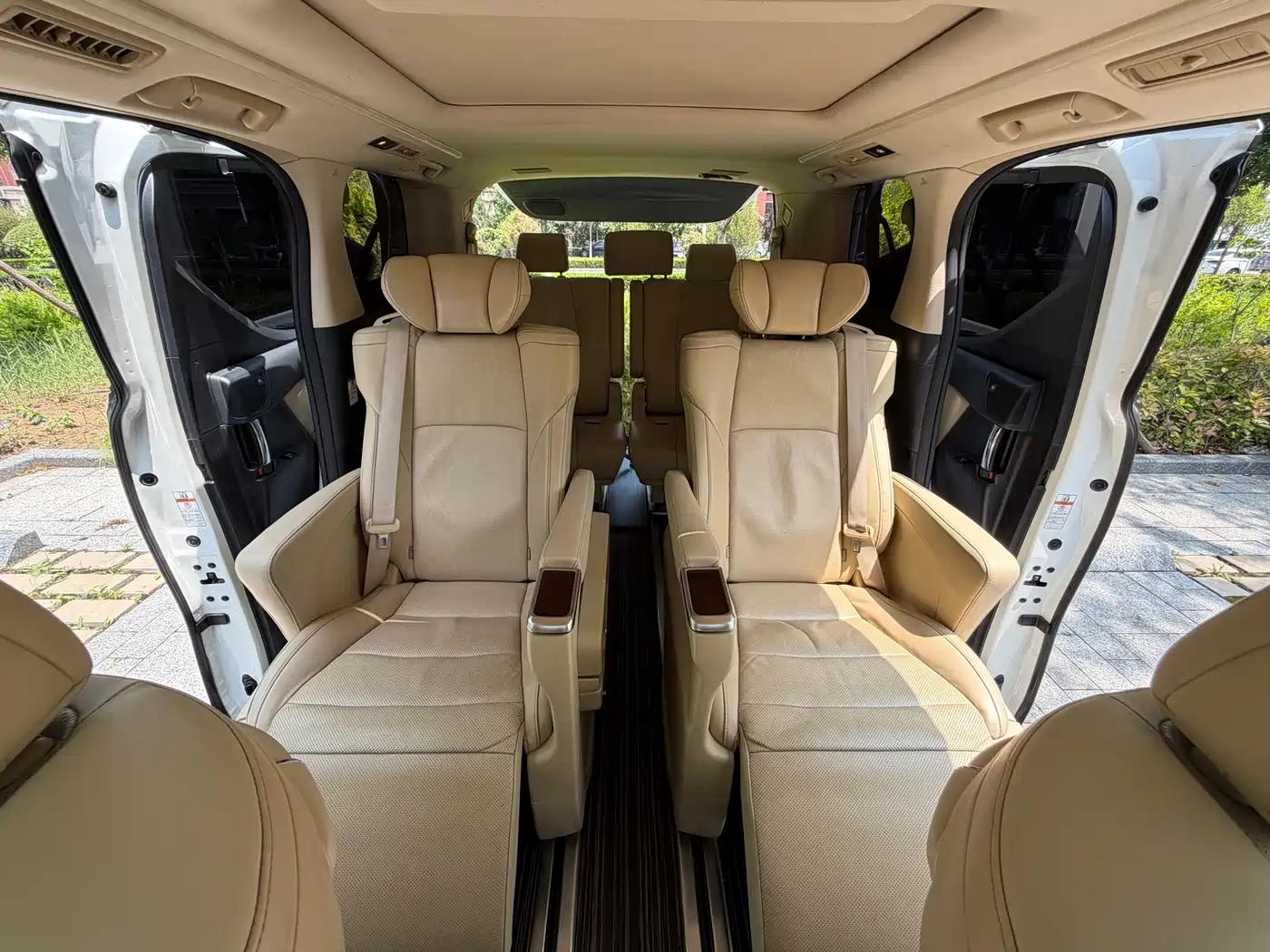 Toyota Alphard 2015 3.5L Luxury Edition фото 16