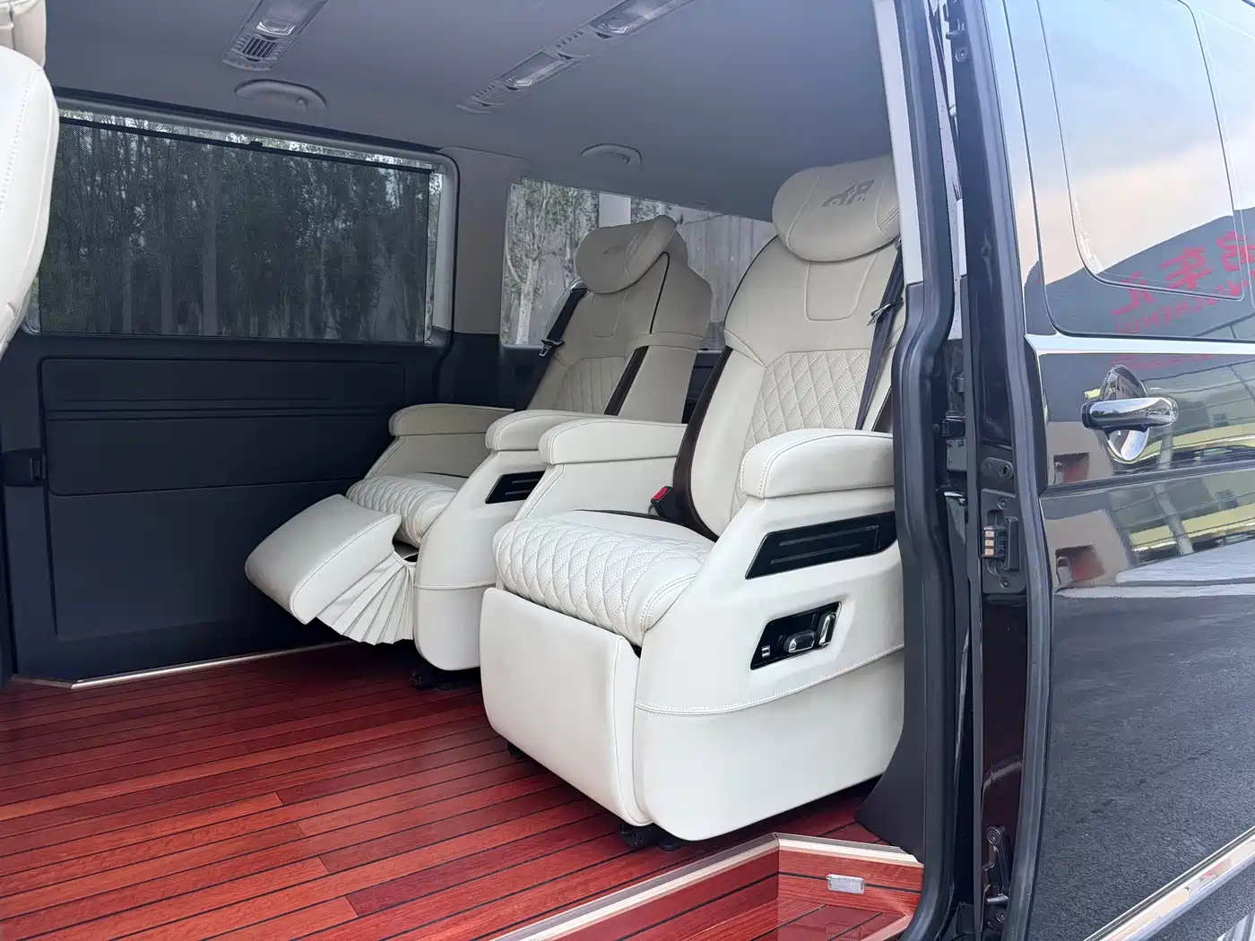Volkswagen Caravelle 2019 2.0TSI 4WD Luxury 7-seater фото 16