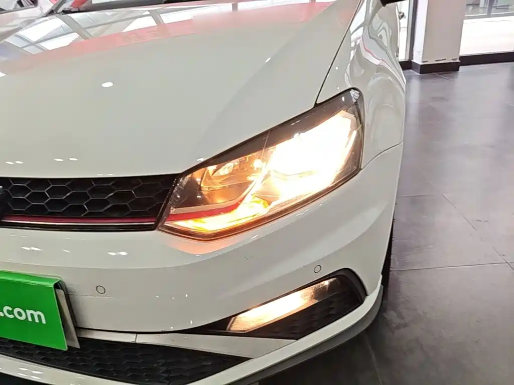 Фото 24 - Volkswagen Polo