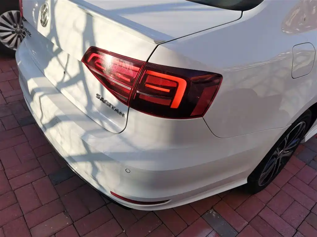 Volkswagen Sagitar 2016 280TSI Automatic R-Line фото 24