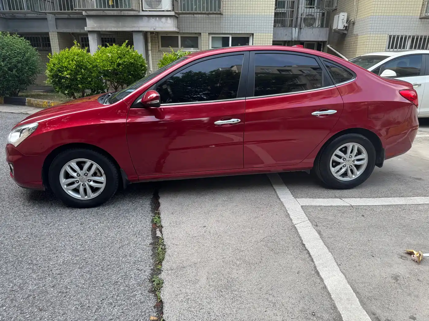 Hyundai Elantra 2011 1.6L Automatic Luxury фото 2