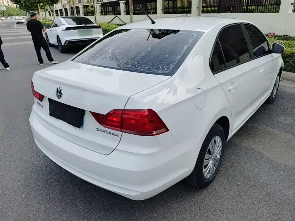 VOLKSWAGEN SANTANA