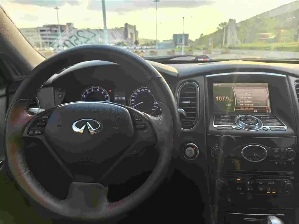 Infiniti QX50 (Import) 2015 2013 2.5L 2WD Elegance