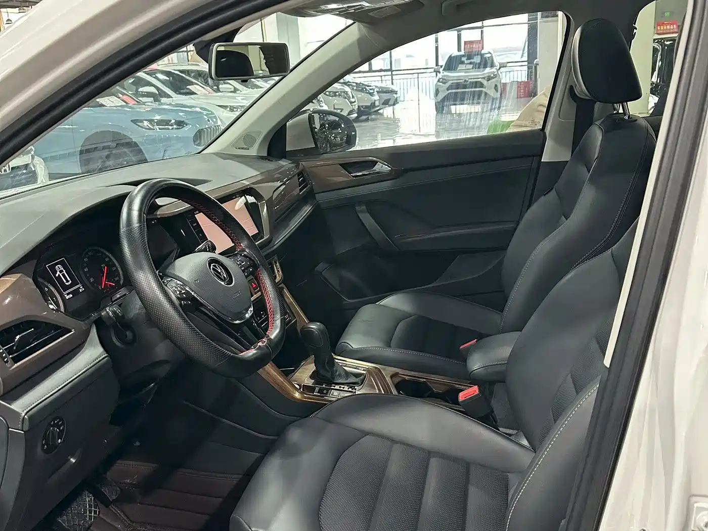 Volkswagen Tharu 2021 330TSI 4WD Luxury Plus фото 4