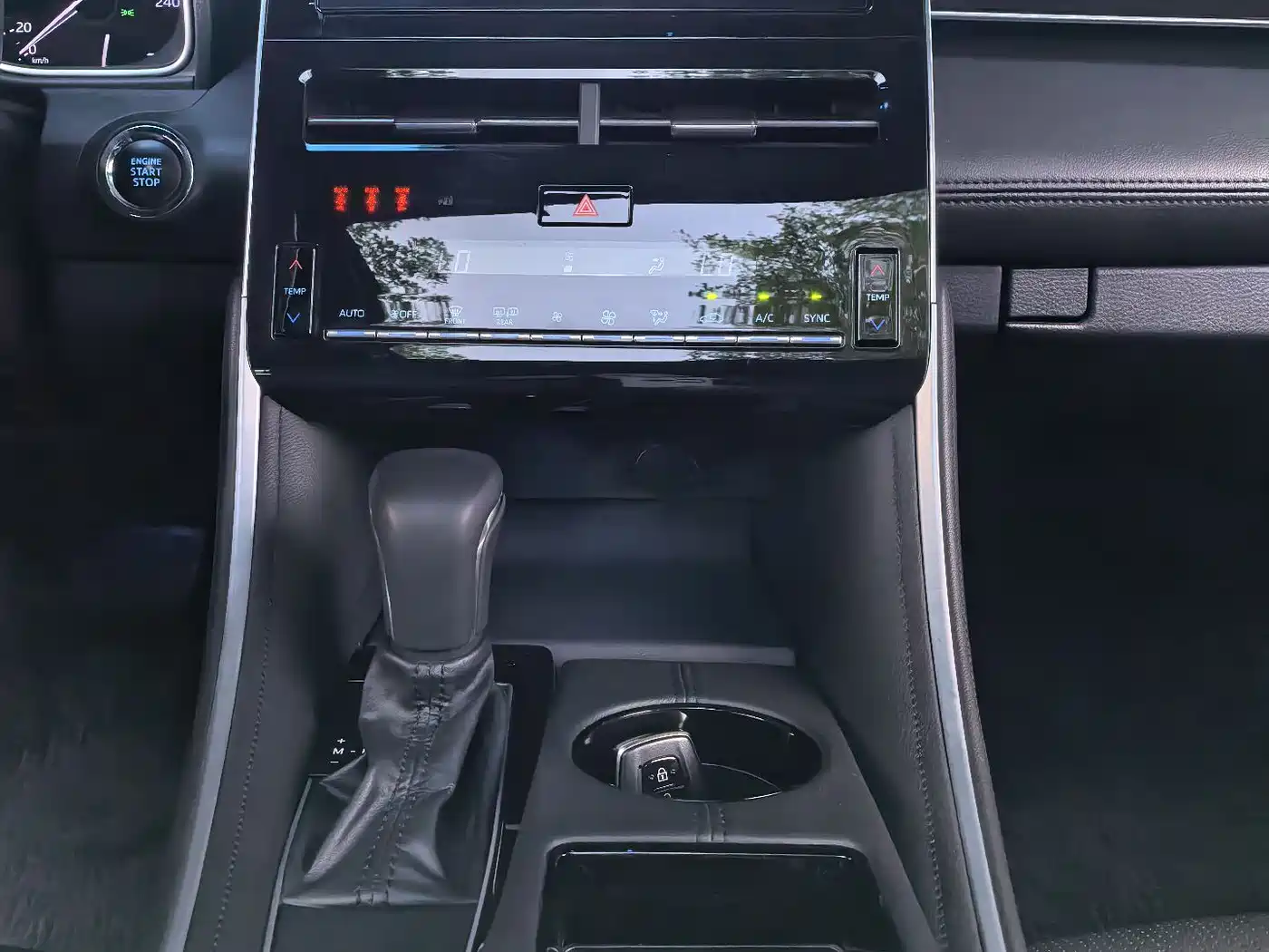 Toyota Avalon 2023 2.0L Premium Selection фото 13
